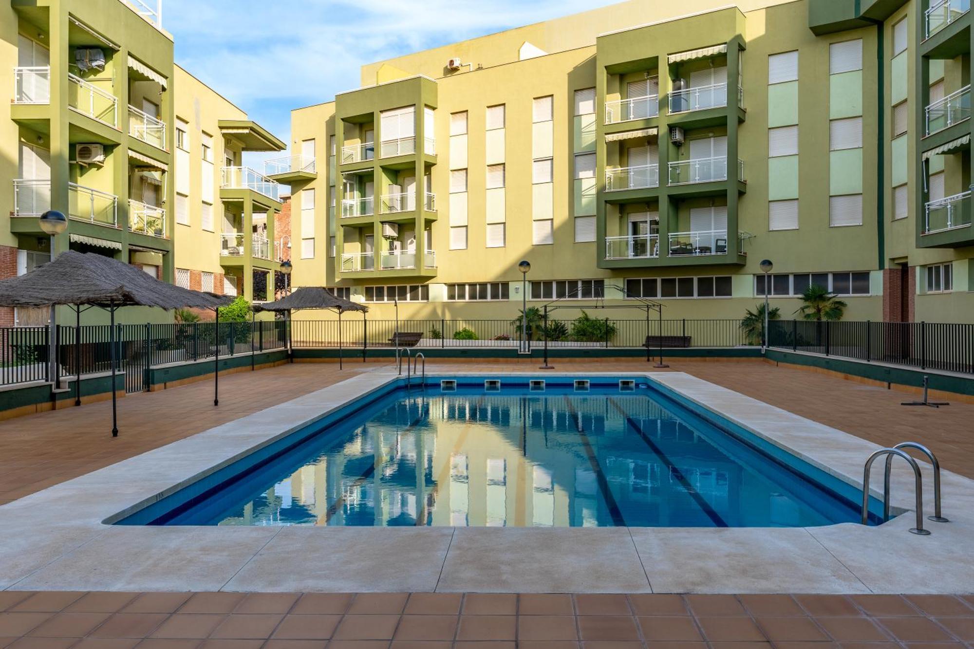Bonito Apartamento En La Playa Con Piscina Торенуева Екстериор снимка